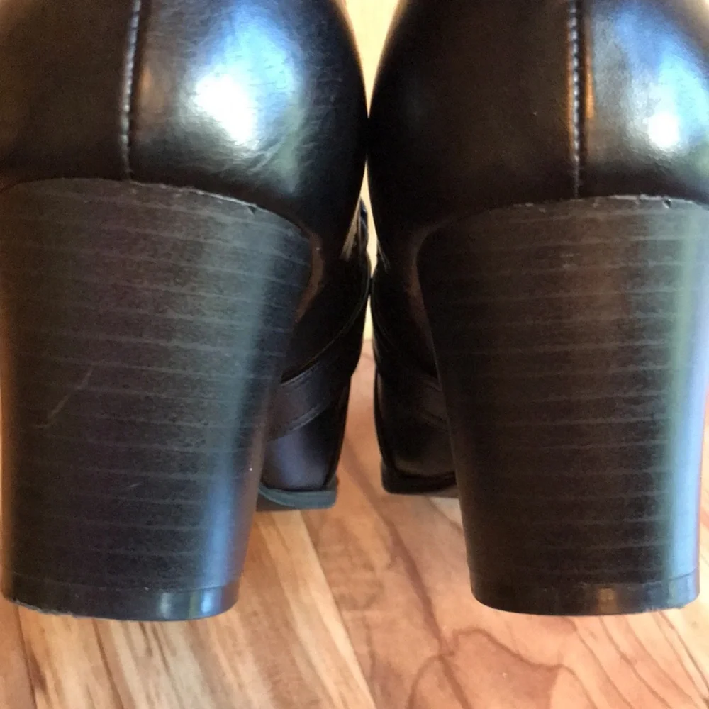 Life Stride Soft Systems black slip on buckle vegan 2.5” heel shootie shoes EUC